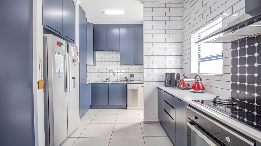 4 Bedroom Property for Sale in Blue Lagoon Western Cape